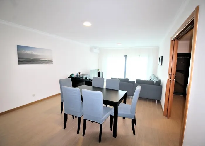 T2 Rocha Prime Sea View Penthouse