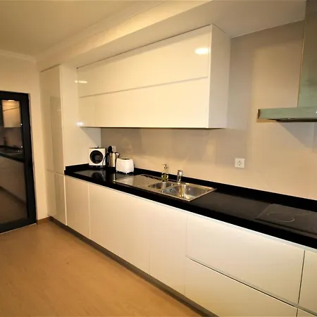 T2 Rocha Prime Sea View Penthouse * Portimão