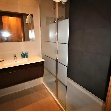 T2 Rocha Prime Sea View Penthouse * Portimão